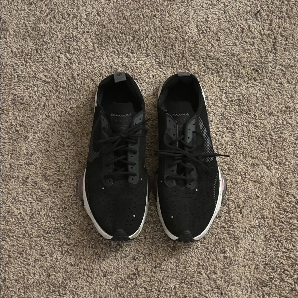 Nike Men's Black Sneakers with White Sole and Subtle Pink Accent